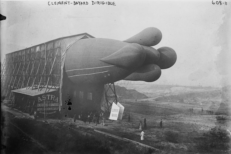 Illustration for article titled The Most Astounding Airships, Dirigibles and Zeppelins in History